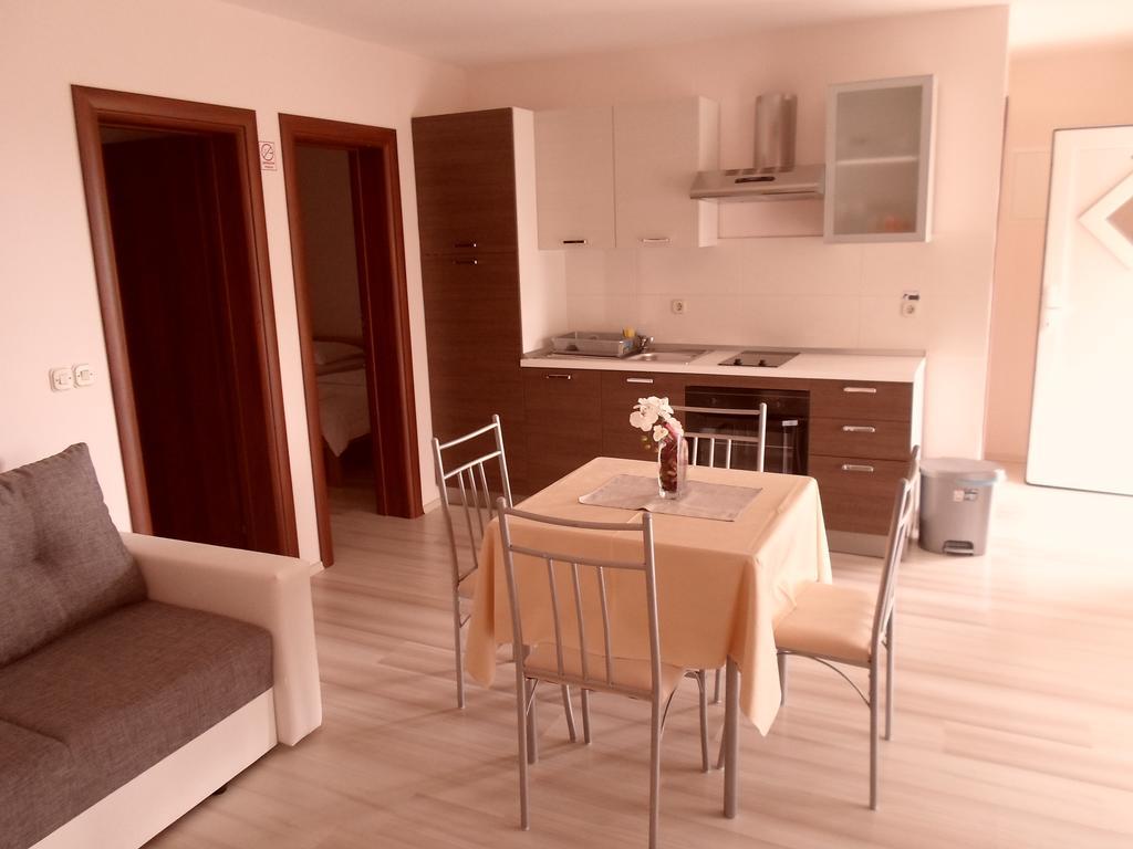 Apartments Annie Rogoznica  Quarto foto